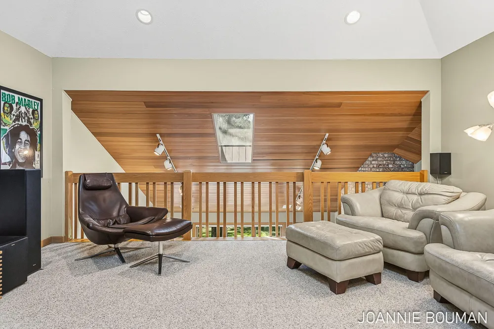 792 Pine Bay Avenue Park Township, MI 49424