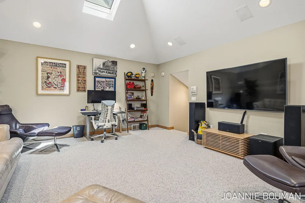 792 Pine Bay Avenue Park Township, MI 49424