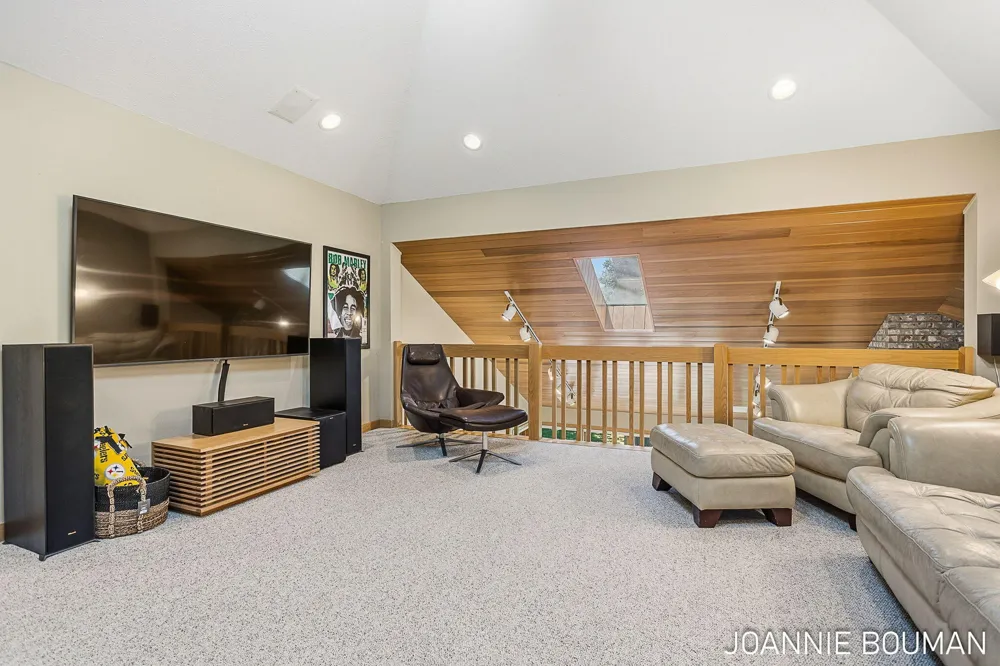 792 Pine Bay Avenue Park Township, MI 49424