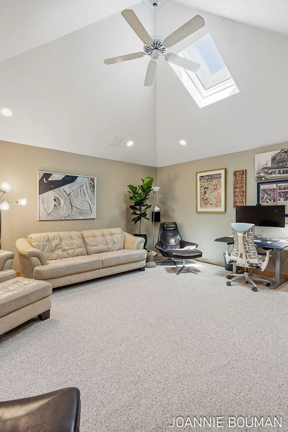 792 Pine Bay Avenue Park Township, MI 49424