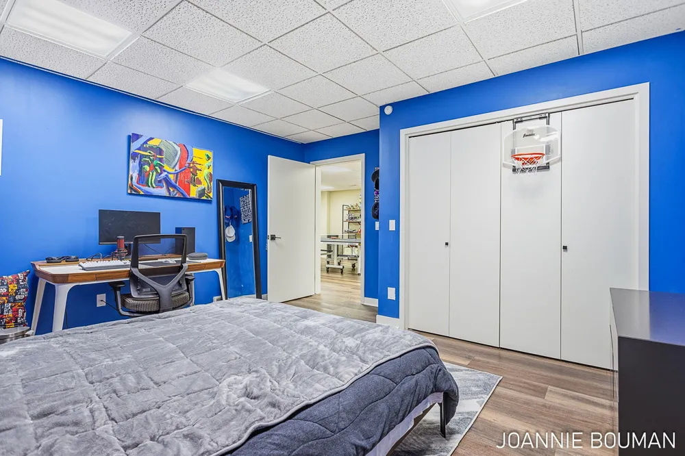 792 Pine Bay Avenue Park Township, MI 49424