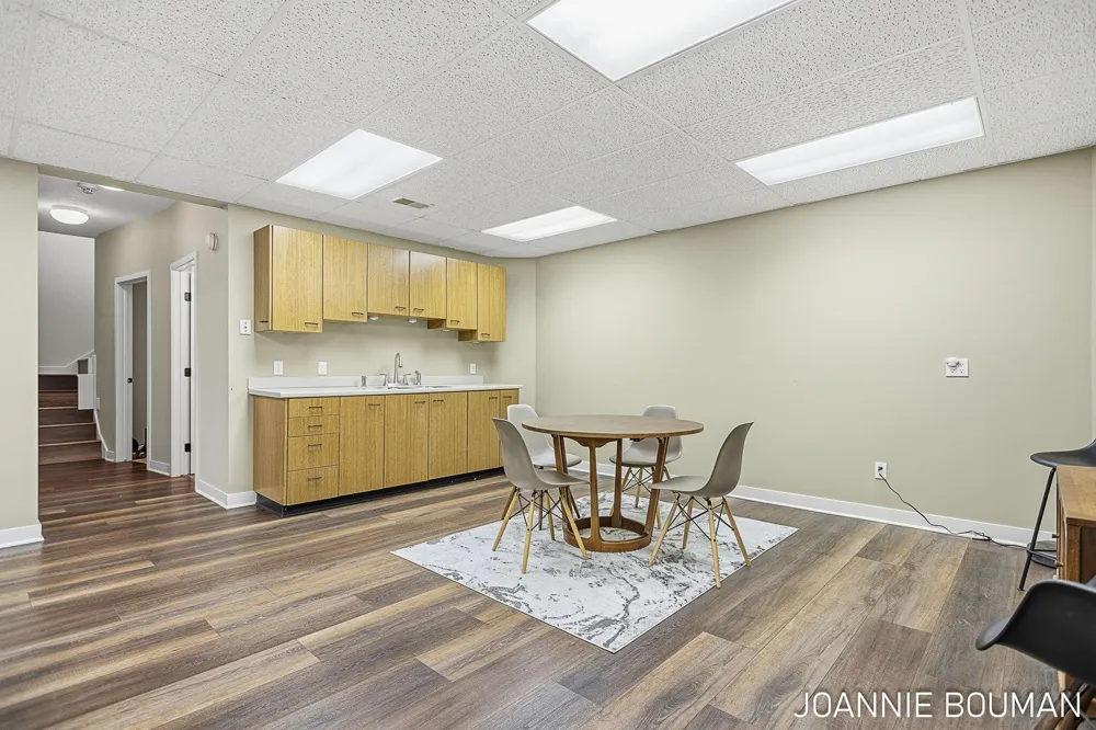 792 Pine Bay Avenue Park Township, MI 49424