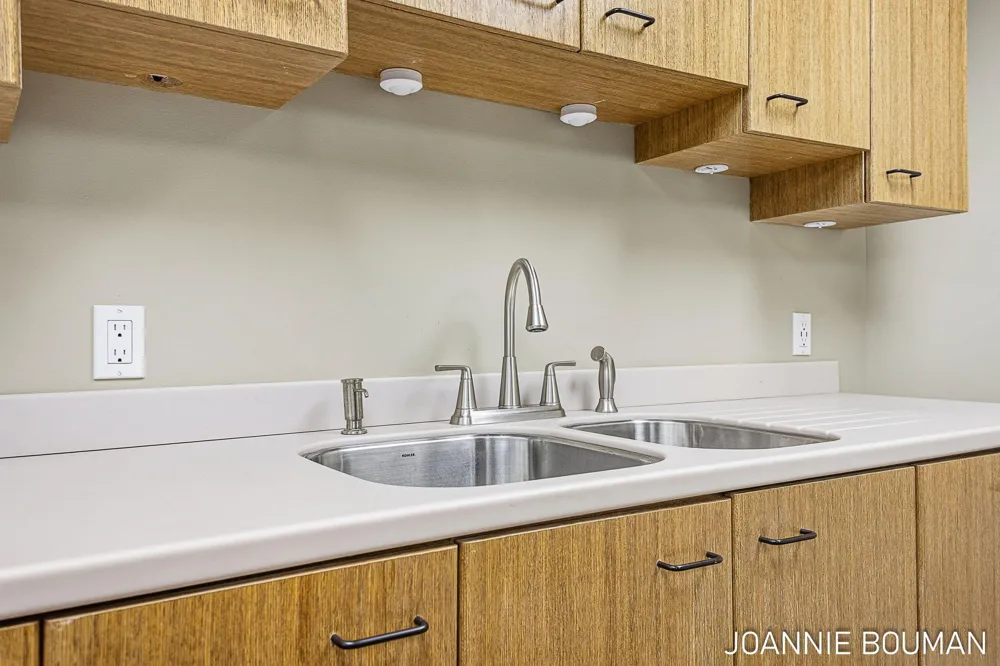 792 Pine Bay Avenue Park Township, MI 49424