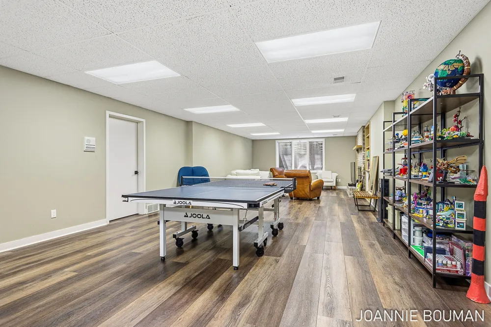 792 Pine Bay Avenue Park Township, MI 49424