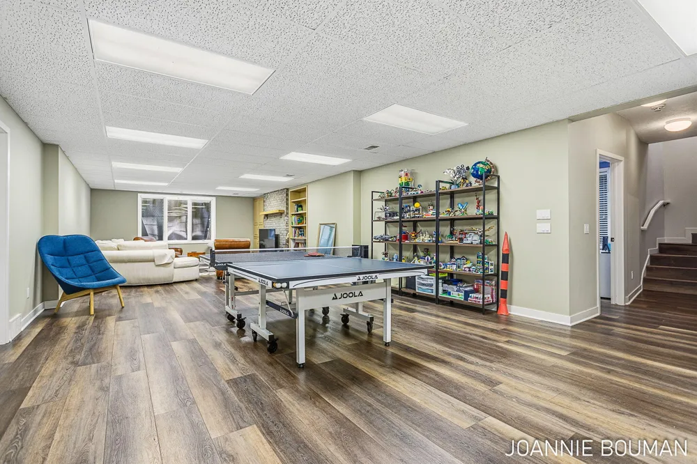 792 Pine Bay Avenue Park Township, MI 49424