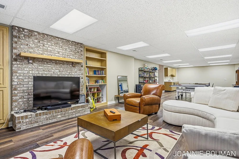 792 Pine Bay Avenue Park Township, MI 49424