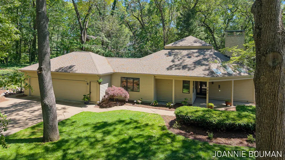 792 Pine Bay Avenue Park Township, MI 49424