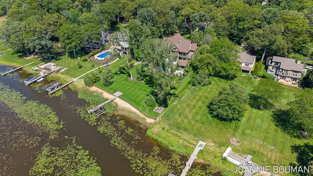 792 Pine Bay Avenue Park Township, MI 49424