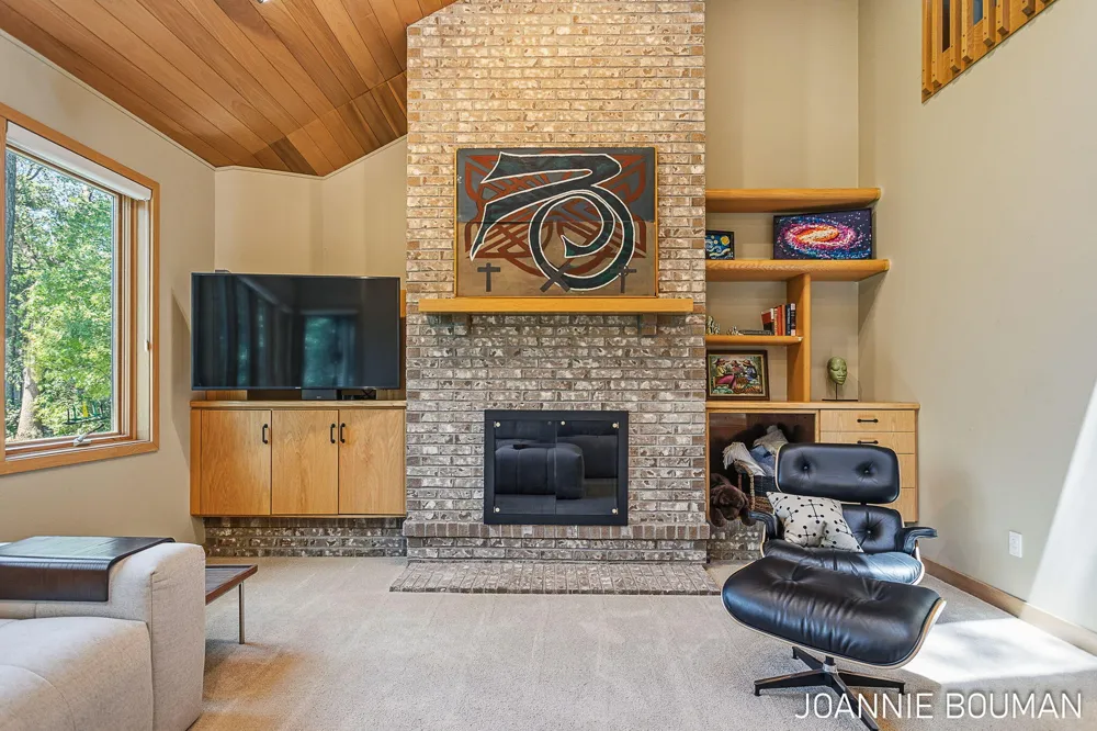 792 Pine Bay Avenue Park Township, MI 49424