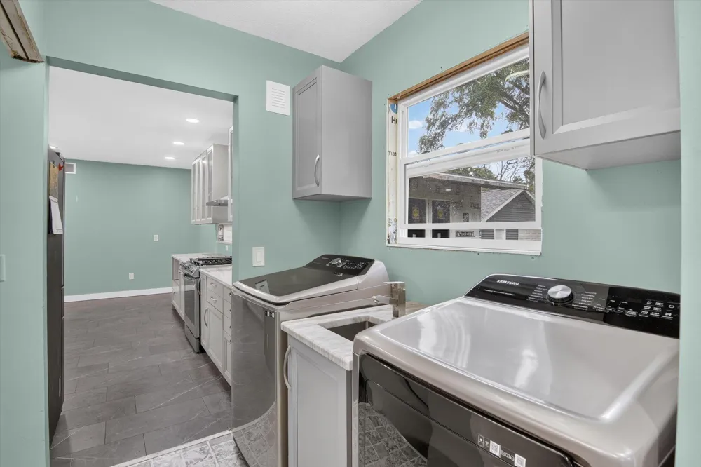 707 Lowell Avenue Blackman Charter Township, MI 49202