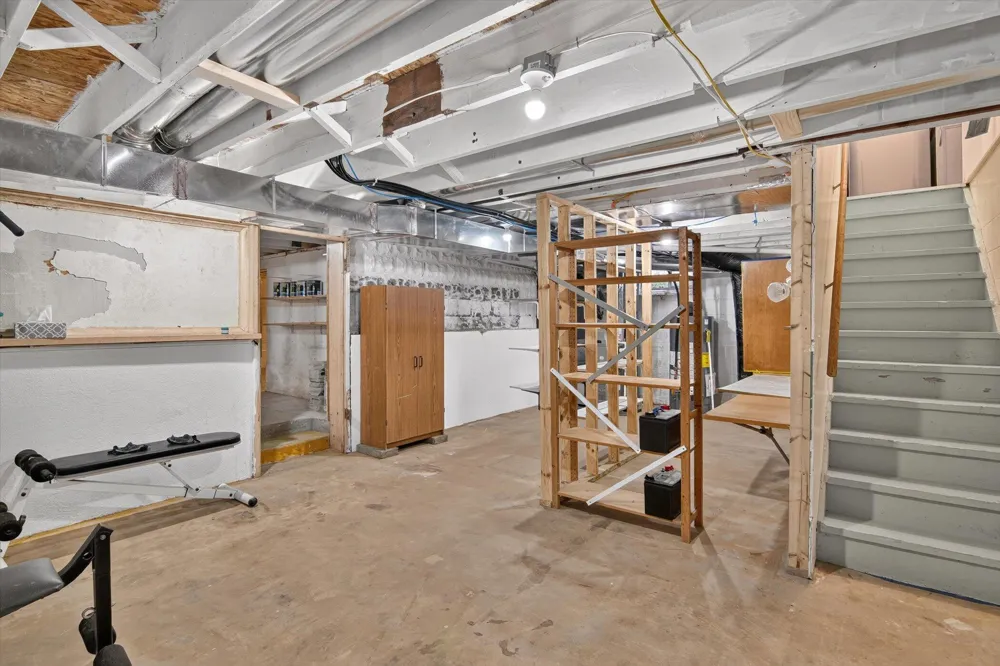 707 Lowell Avenue Blackman Charter Township, MI 49202