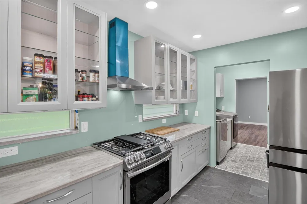 707 Lowell Avenue Blackman Charter Township, MI 49202