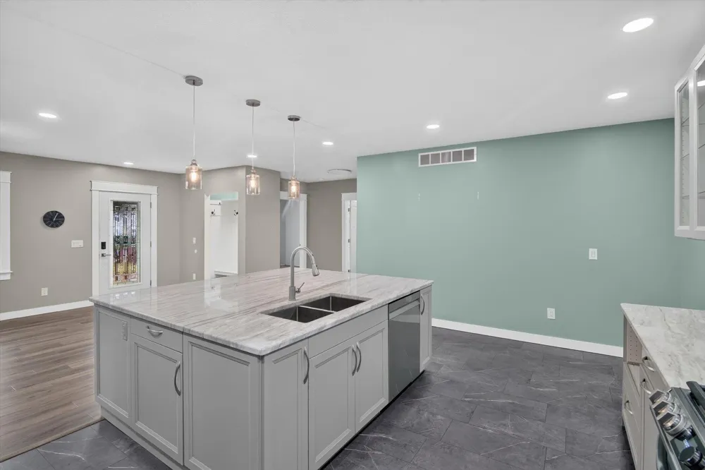 707 Lowell Avenue Blackman Charter Township, MI 49202