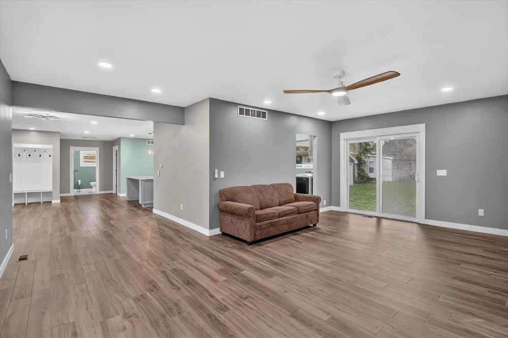 707 Lowell Avenue Blackman Charter Township, MI 49202
