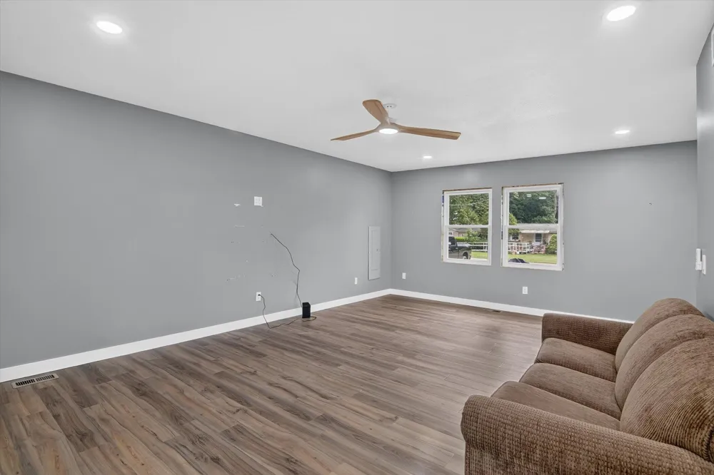 707 Lowell Avenue Blackman Charter Township, MI 49202