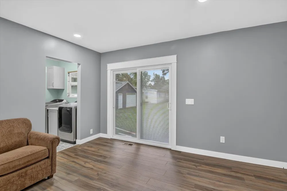 707 Lowell Avenue Blackman Charter Township, MI 49202