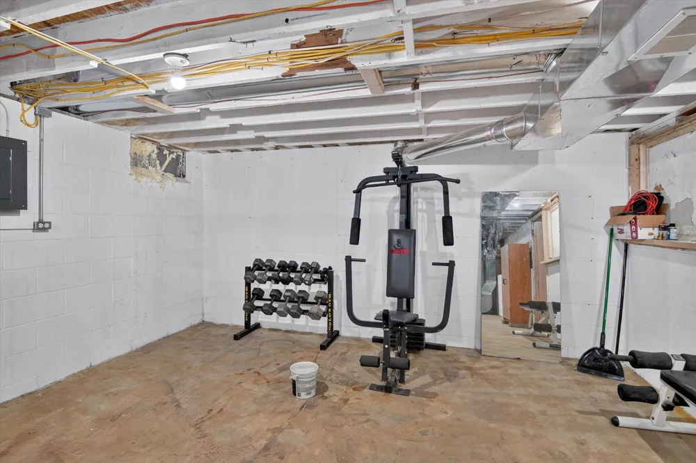 707 Lowell Avenue Blackman Charter Township, MI 49202