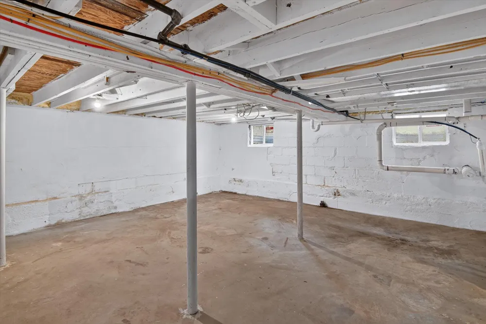 707 Lowell Avenue Blackman Charter Township, MI 49202