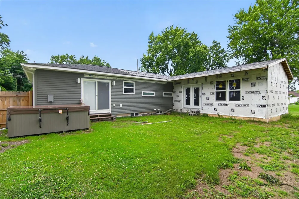 707 Lowell Avenue Blackman Charter Township, MI 49202