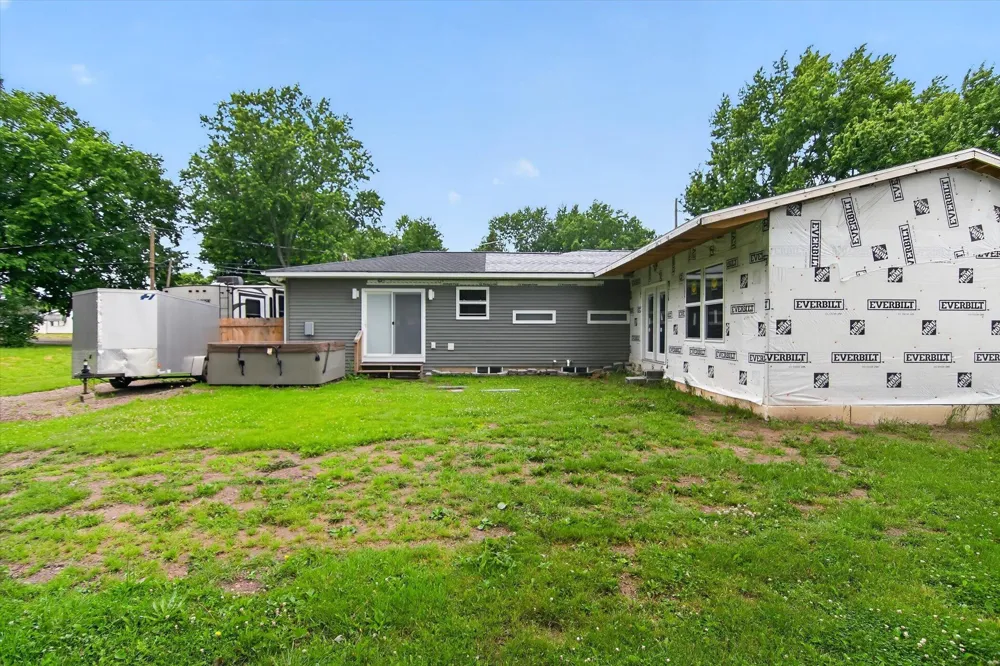 707 Lowell Avenue Blackman Charter Township, MI 49202