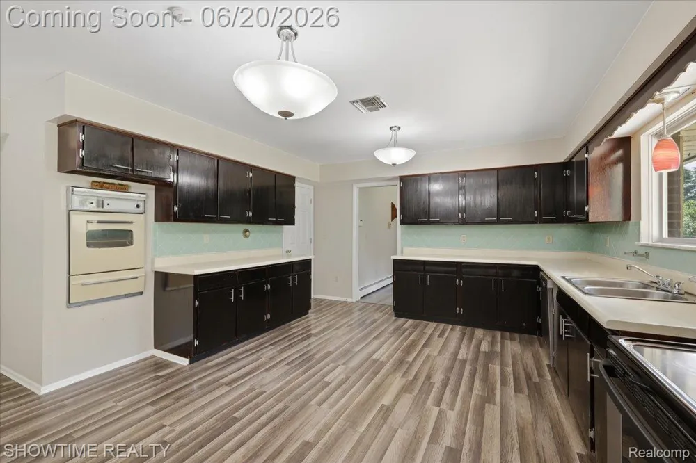 1661 Madeline Drive Lapeer Township, MI 48446