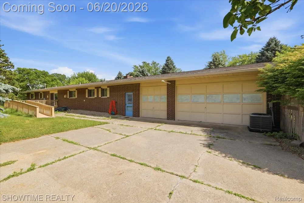 1661 Madeline Drive Lapeer Township, MI 48446