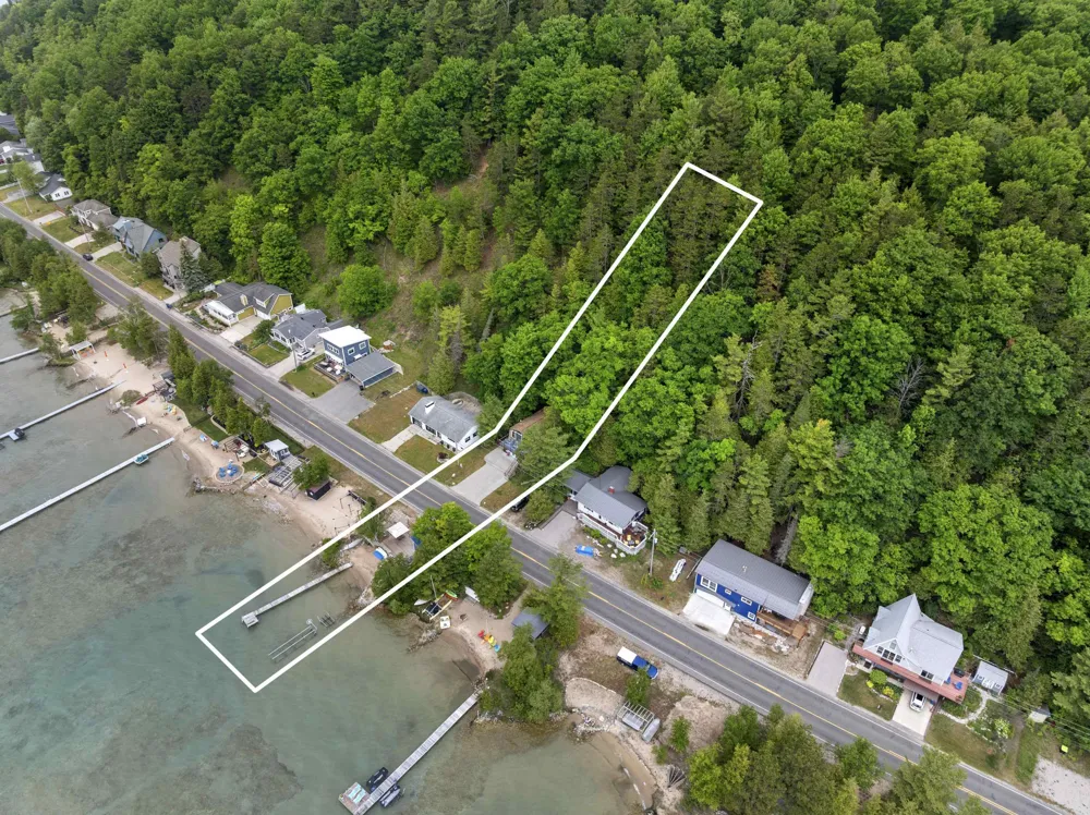 4354 Crystal Drive Lake Township, MI 49617