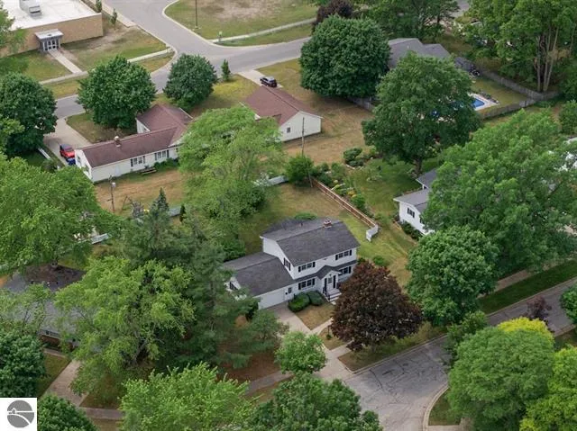 424 Crestview Place Cadillac City, MI 49601