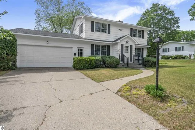 424 Crestview Place Cadillac City, MI 49601