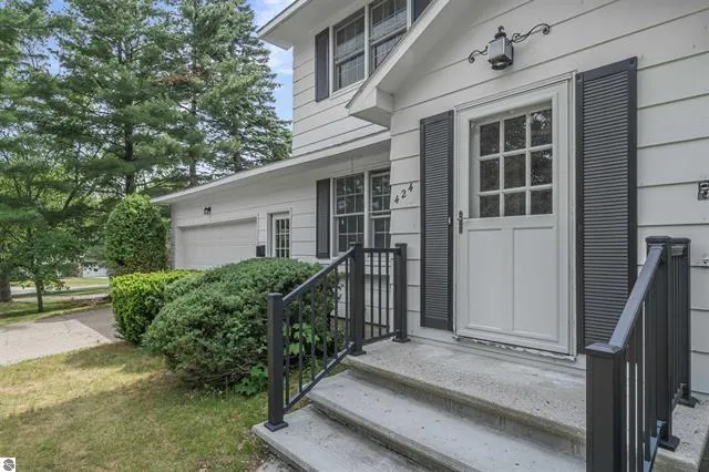 424 Crestview Place Cadillac City, MI 49601
