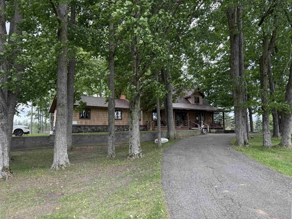 670 E Rose City Road Cumming Township, MI 48654