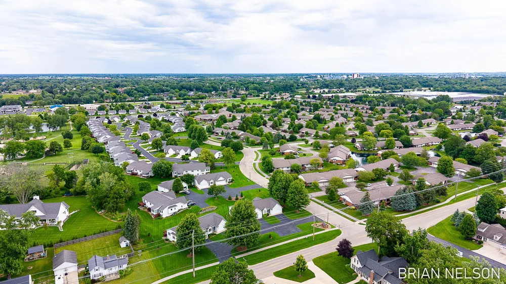 205 Parkside Drive Zeeland City, MI 49464