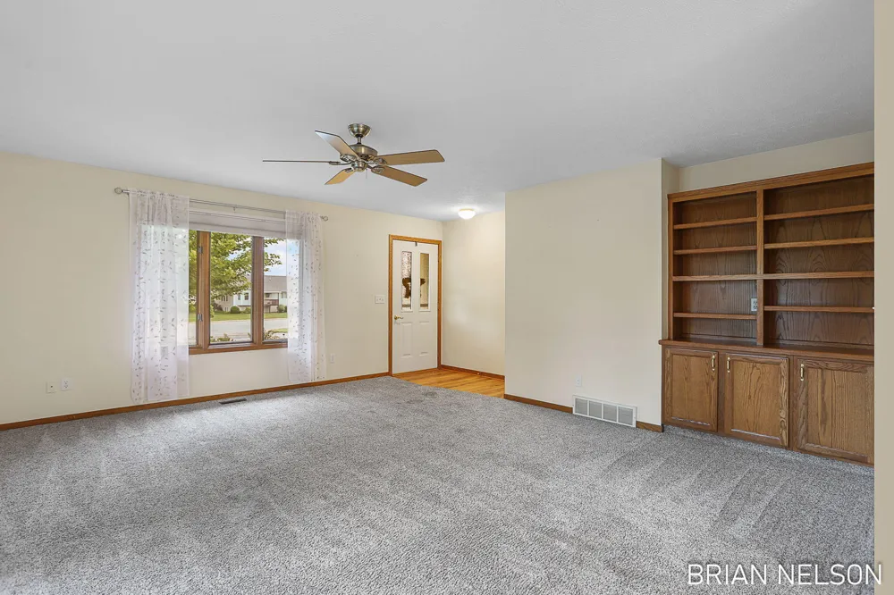 205 Parkside Drive Zeeland City, MI 49464