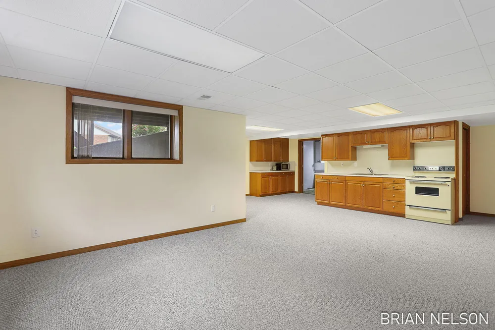 205 Parkside Drive Zeeland City, MI 49464