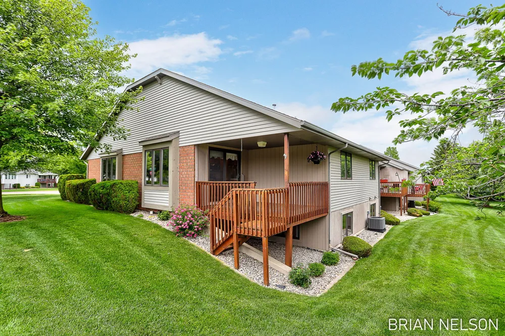 205 Parkside Drive Zeeland City, MI 49464