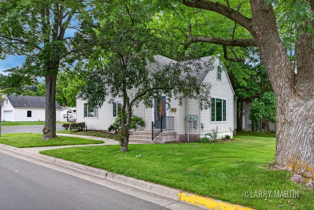 224 S Weaver Avenue Fremont City, MI 49412