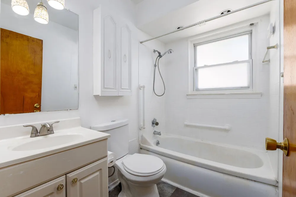 266 W Goulson Avenue Hazel Park City, MI 48030
