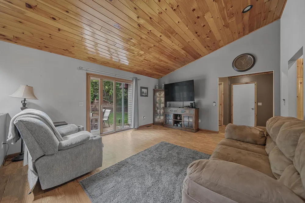 804 Arbutus Drive Clam Lake Township, MI 49601