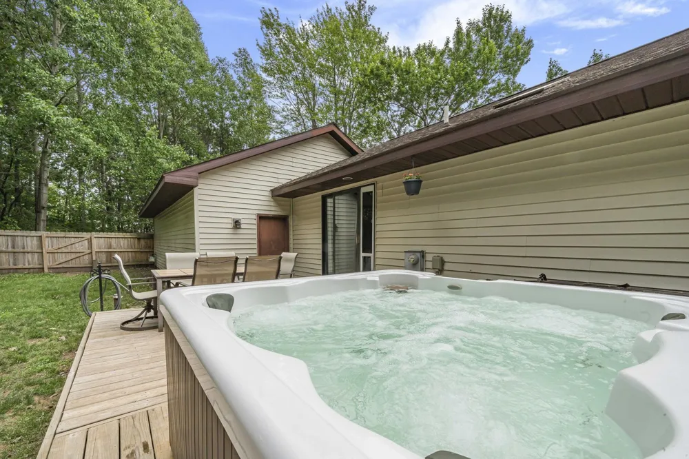 804 Arbutus Drive Clam Lake Township, MI 49601