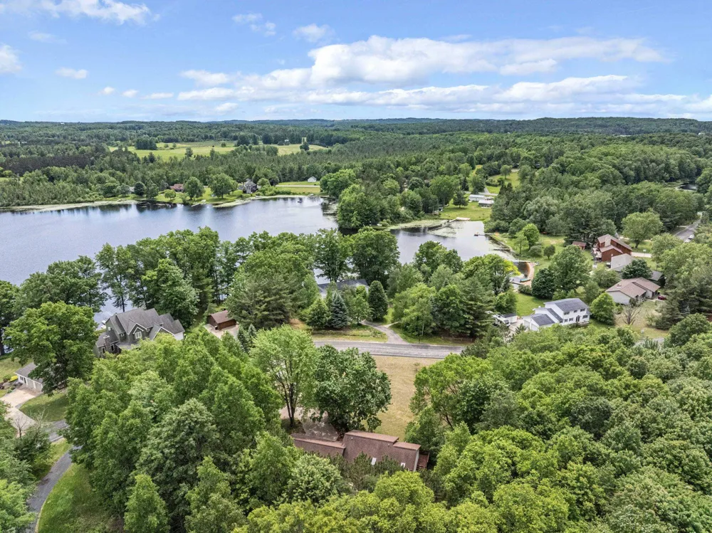 804 Arbutus Drive Clam Lake Township, MI 49601