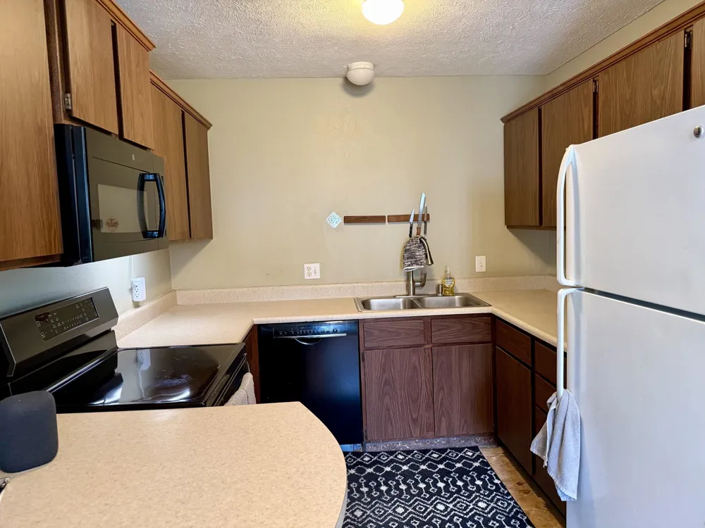 3800 Vale Drive East Bay Township, MI 49686