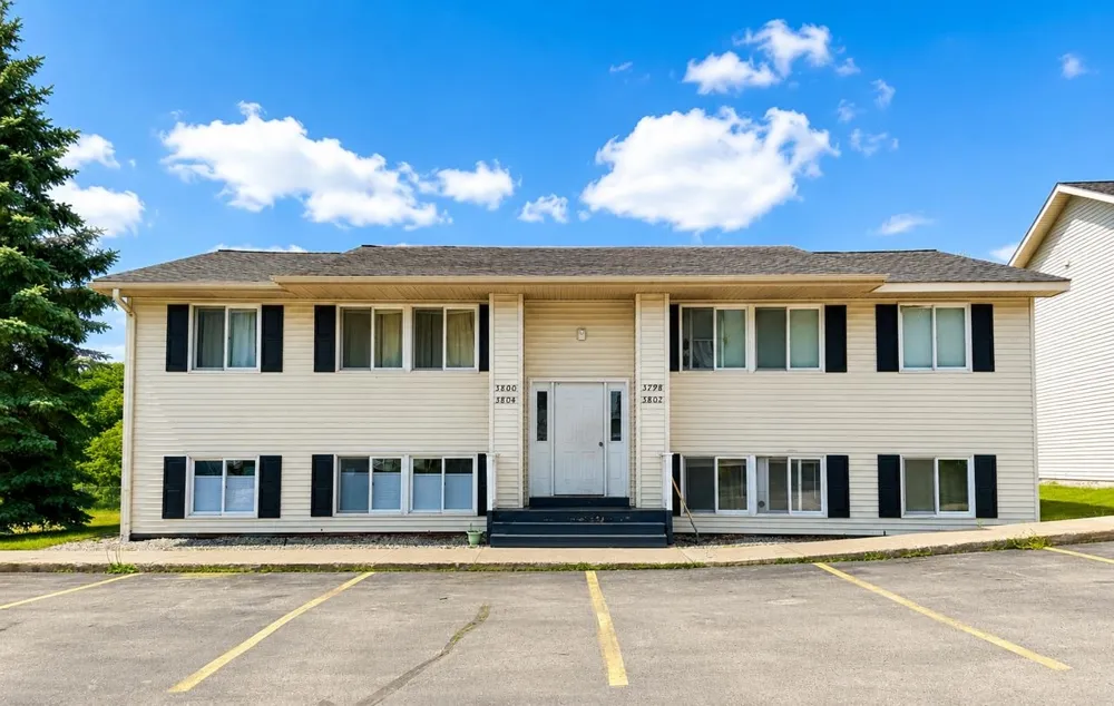 3800 Vale Drive East Bay Township, MI 49686