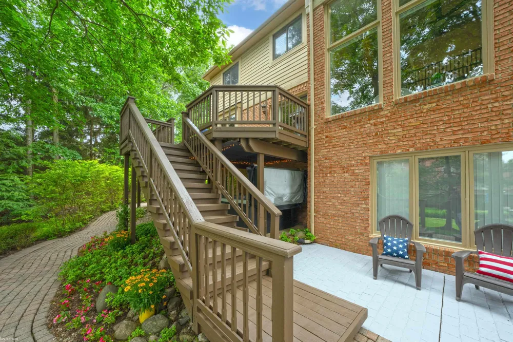 4896 Brookside Lane Washington Township, MI 48094