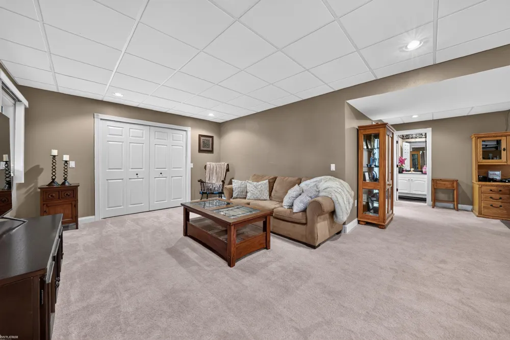4896 Brookside Lane Washington Township, MI 48094