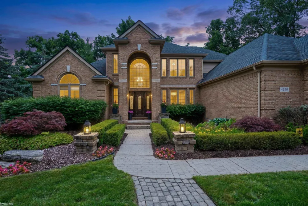 4896 Brookside Lane Washington Township, MI 48094