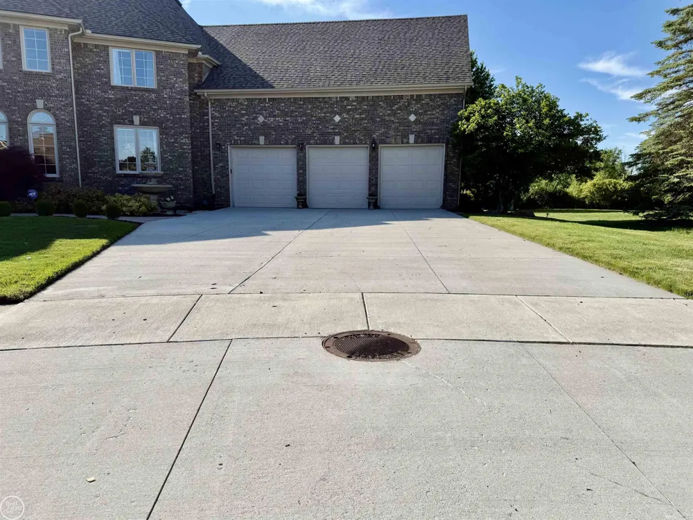54828 Danielle Street New Baltimore City, MI 48047
