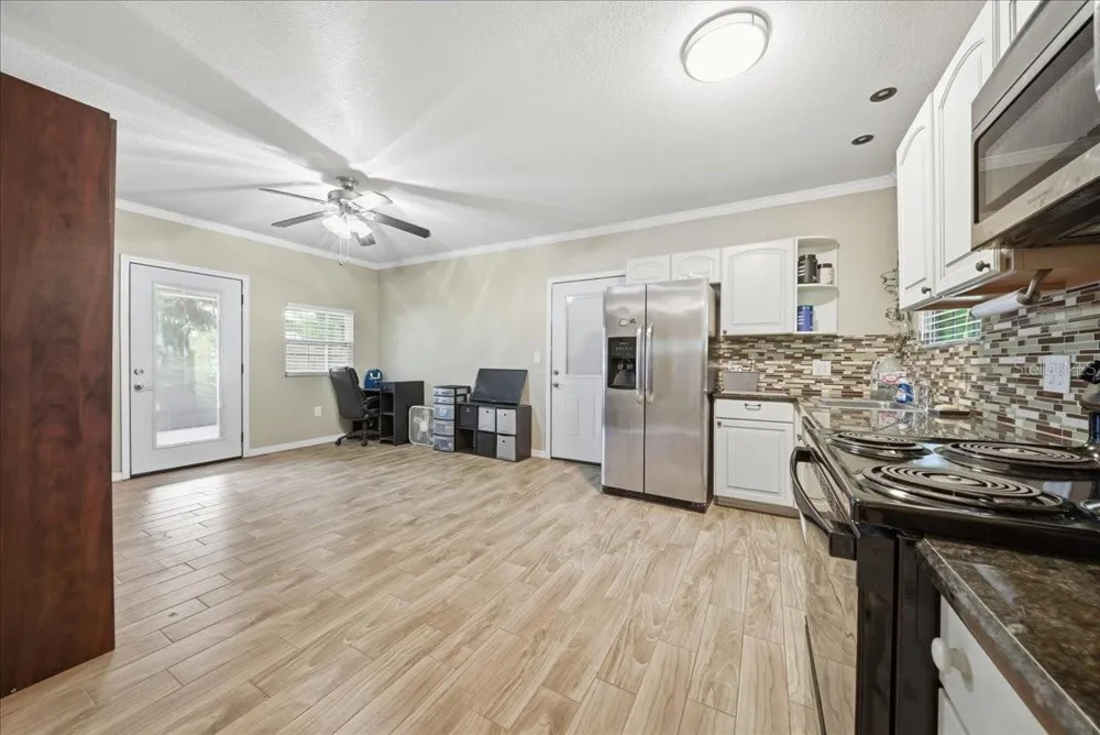 8095 ROSE AVENUE Orlando, FL 32810