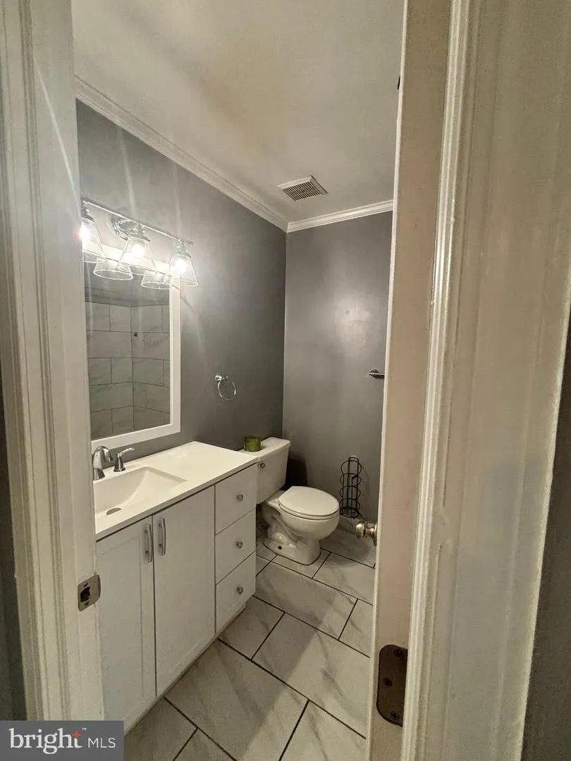 4451 ERNIE DAVIS CIRCLE Philadelphia, PA 19154