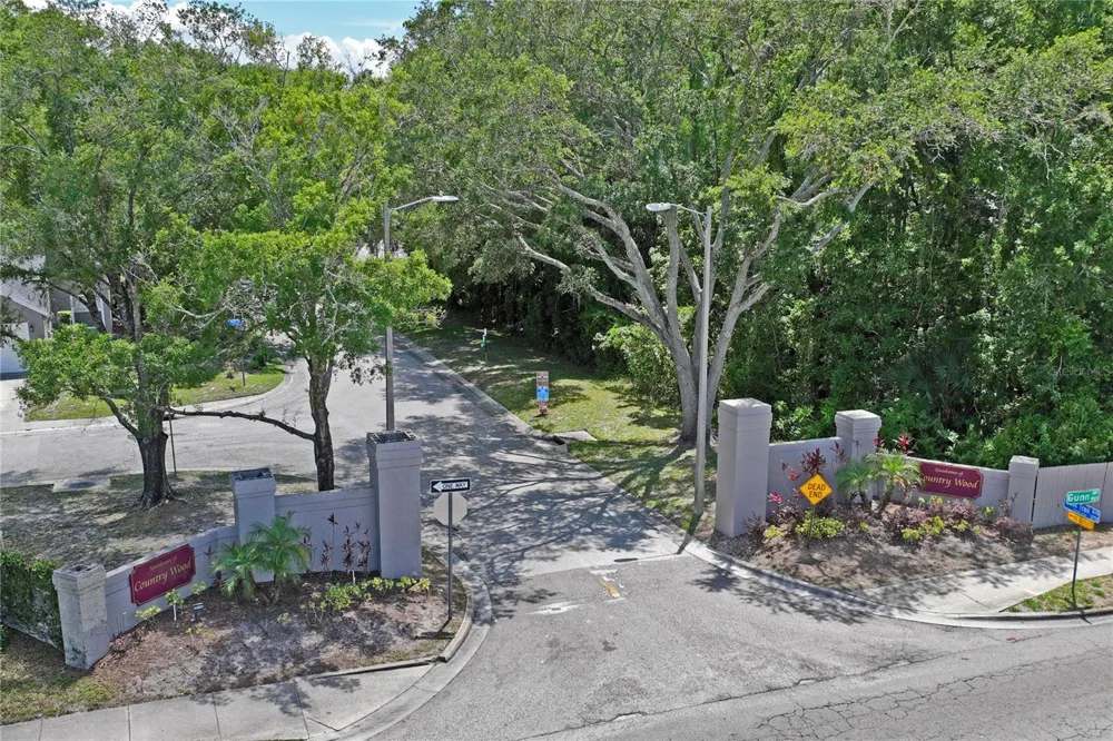 12742 WOOD TRAIL BLVD BOULEVARD Tampa, FL 33625