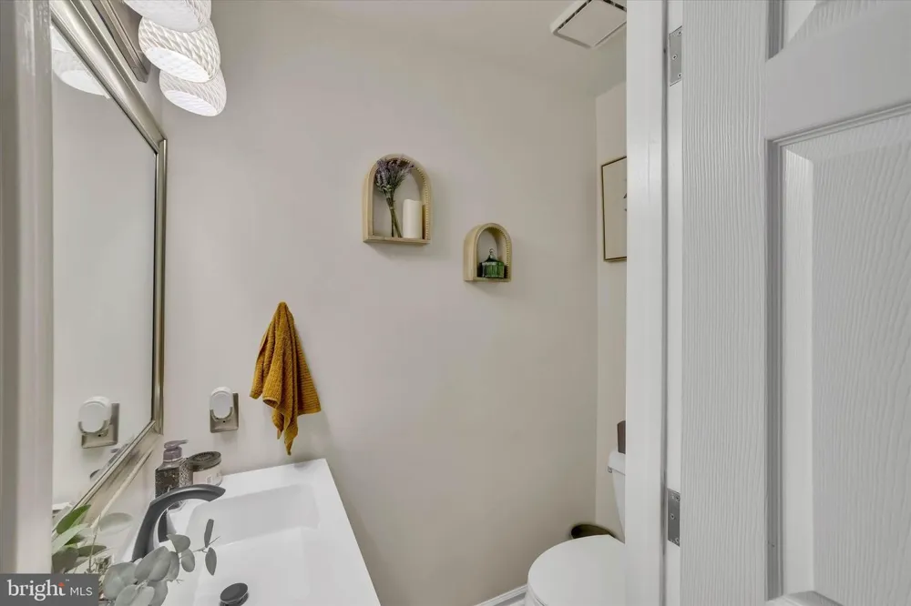 4 CREEKDALE DRIVE Delran, NJ 08075